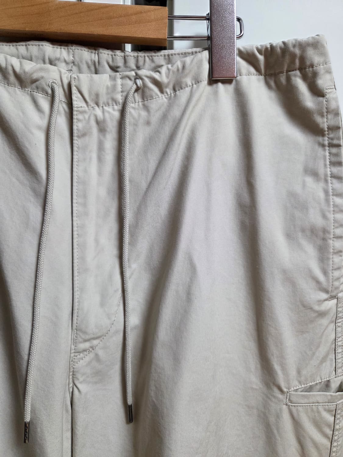 유니클로U 파라슈트팬츠 아이보리  M 상품이미지3