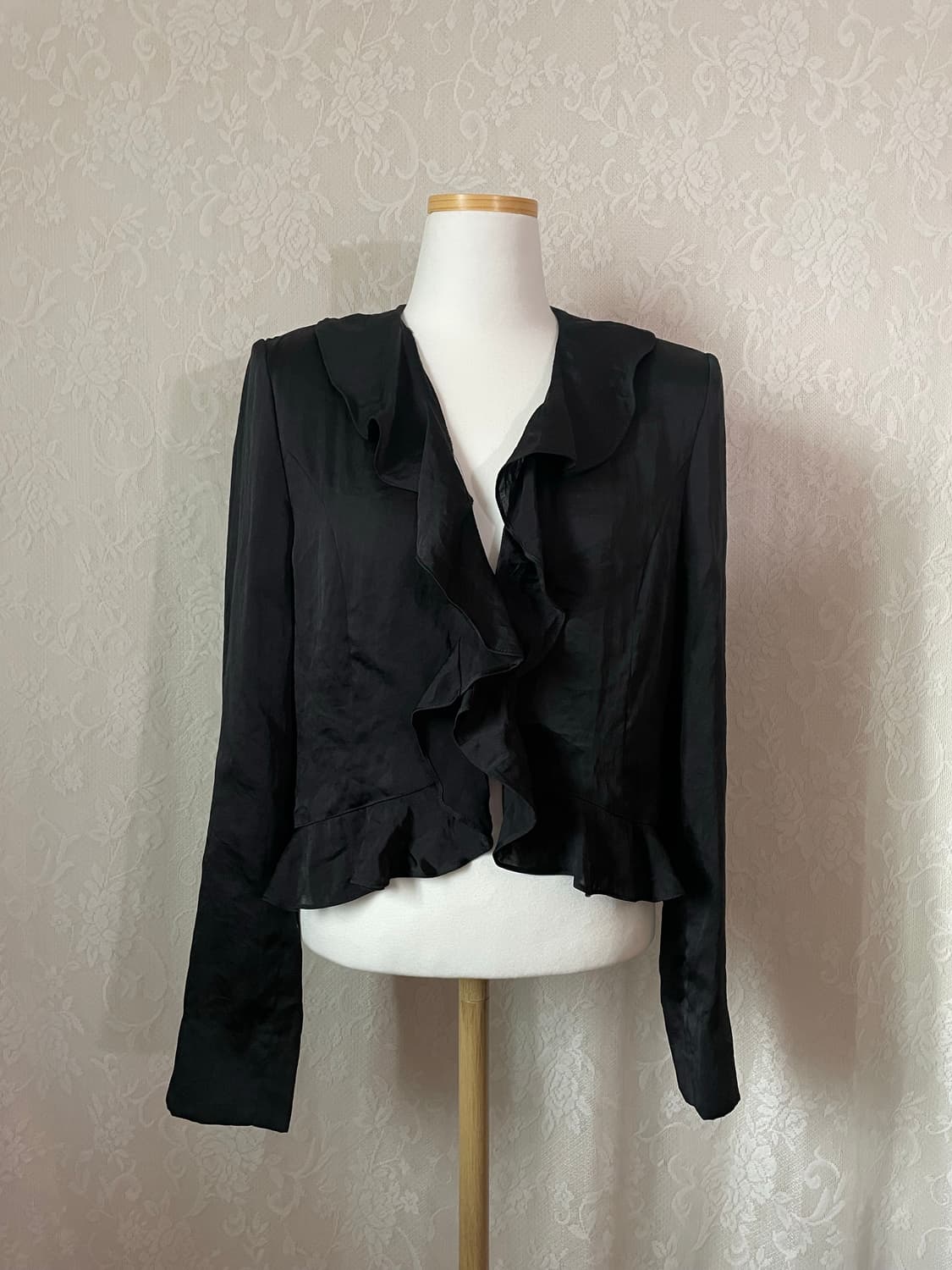 블랙 프릴 고딕 블라우스 상품이미지2