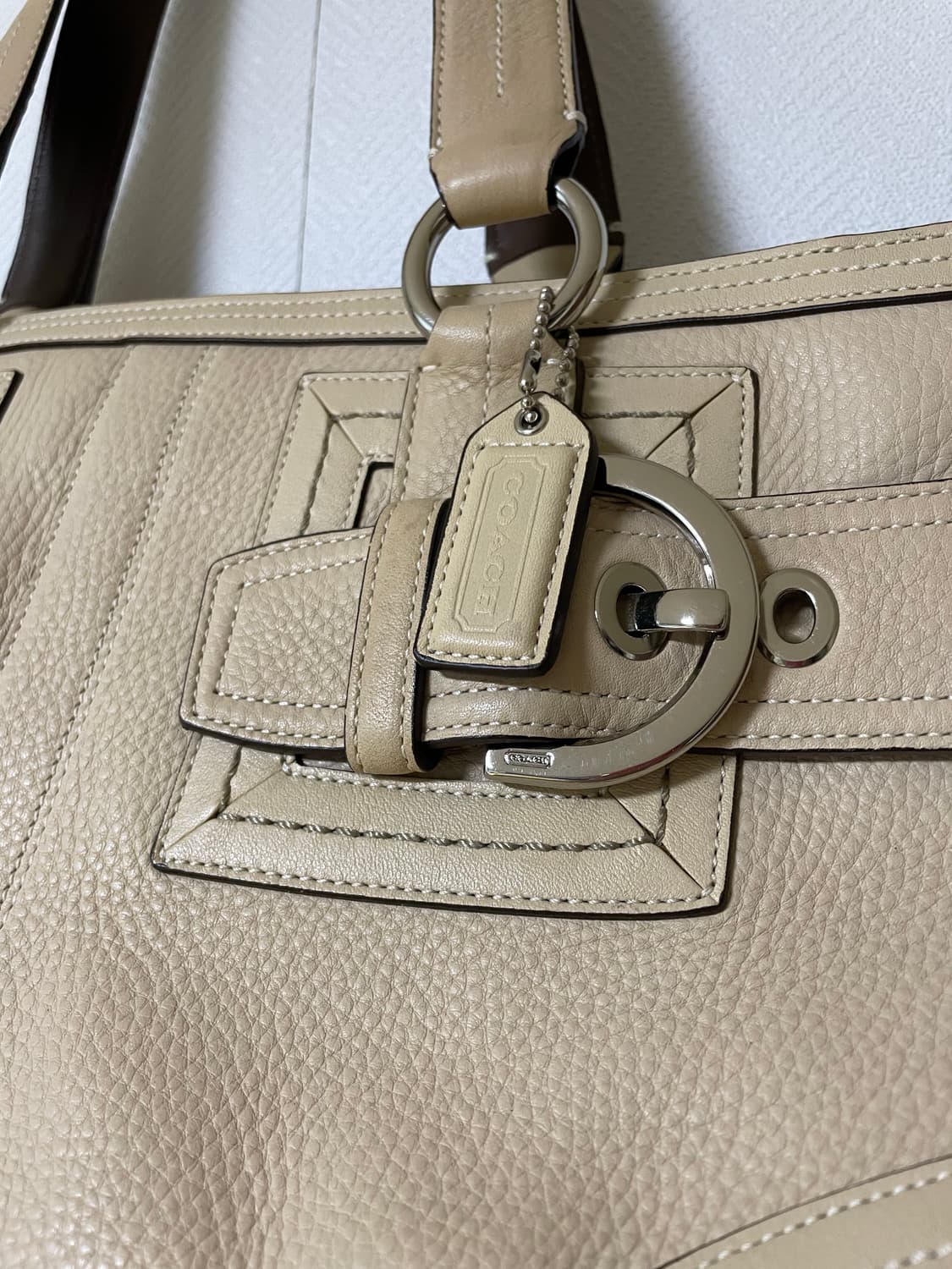 coach 코치 햄튼 베이지 가죽 사첼백 토드백 상품이미지2