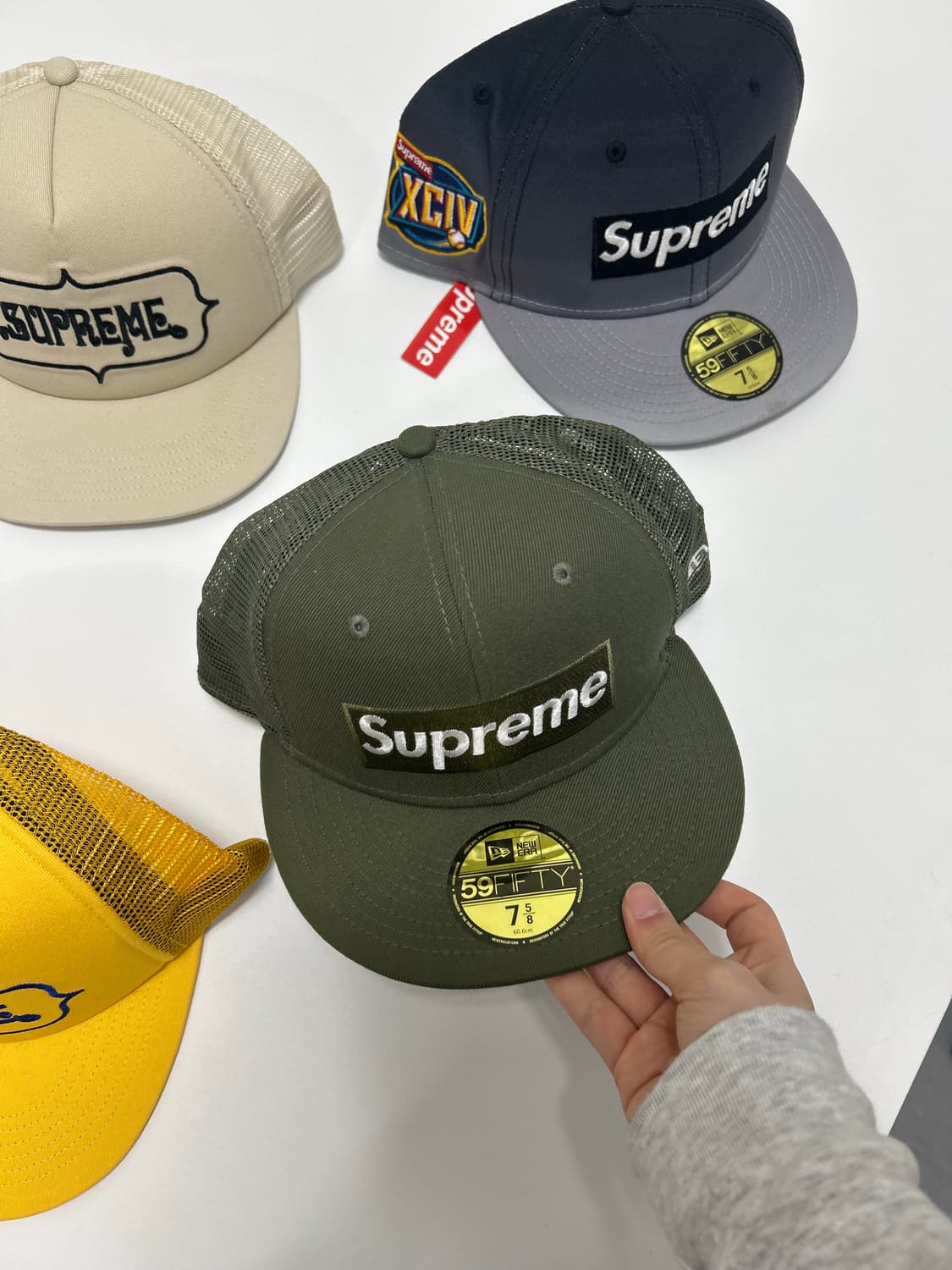슈프림 x 뉴에라 박스로고 메쉬 캡 모자 5총사 상품이미지5