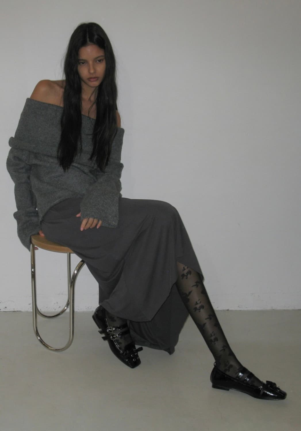 Partimento boucle off shoulder knit top 상품이미지3