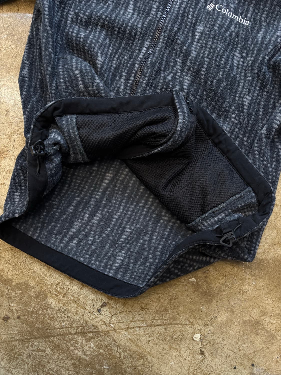 컬럼비아 희귀 패턴 차콜 플리스 상품이미지5