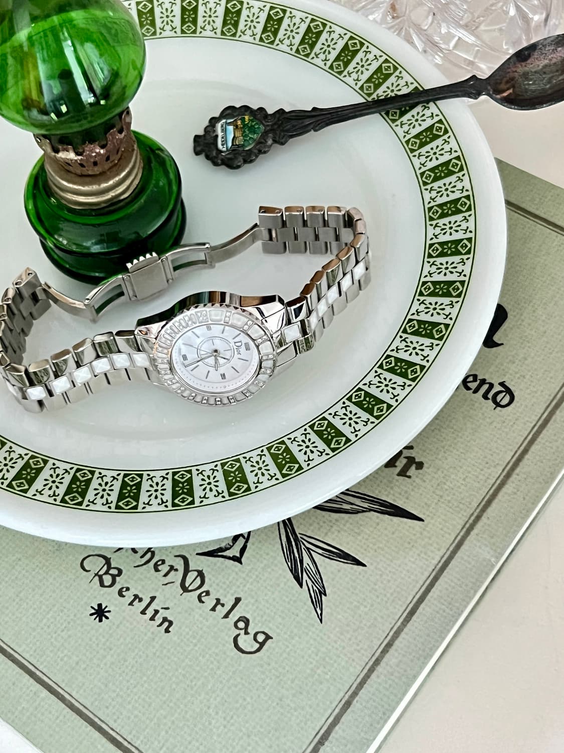 디올 화이트 크리스탈 다이아 베젤 시계  / 정품감정 . 케어 상품이미지4