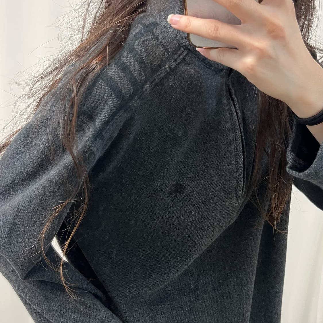 Burberry charcoal half-zip knit  상품이미지3