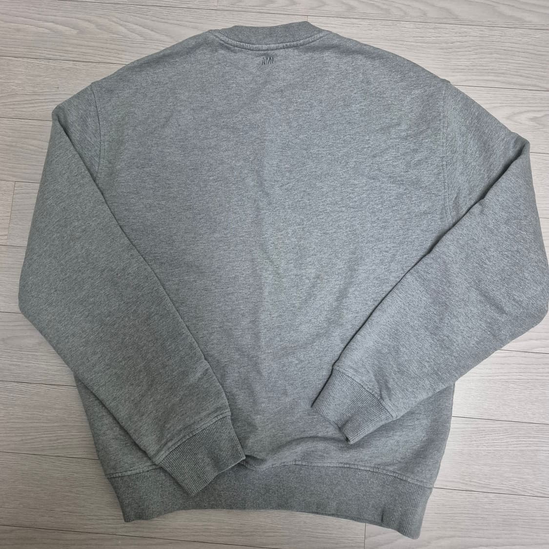 아미 맨투맨 정품 L사이즈 판매합니다. 상품이미지2