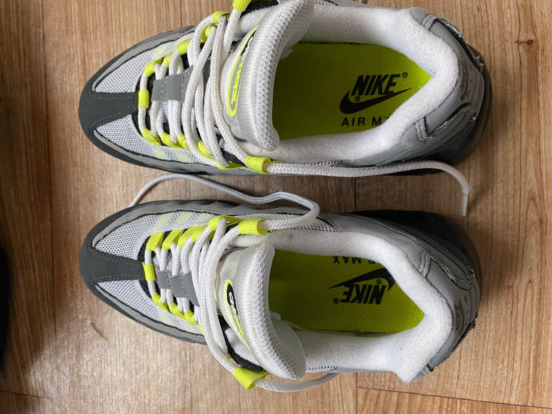 나이키 에어맥스 95 OG 네온 240 상품이미지9