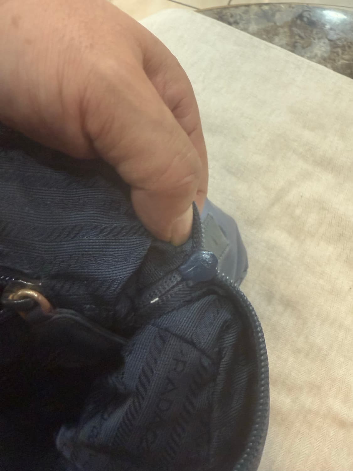 정품 프라다 나일론 토트백 팝니다 상품이미지9