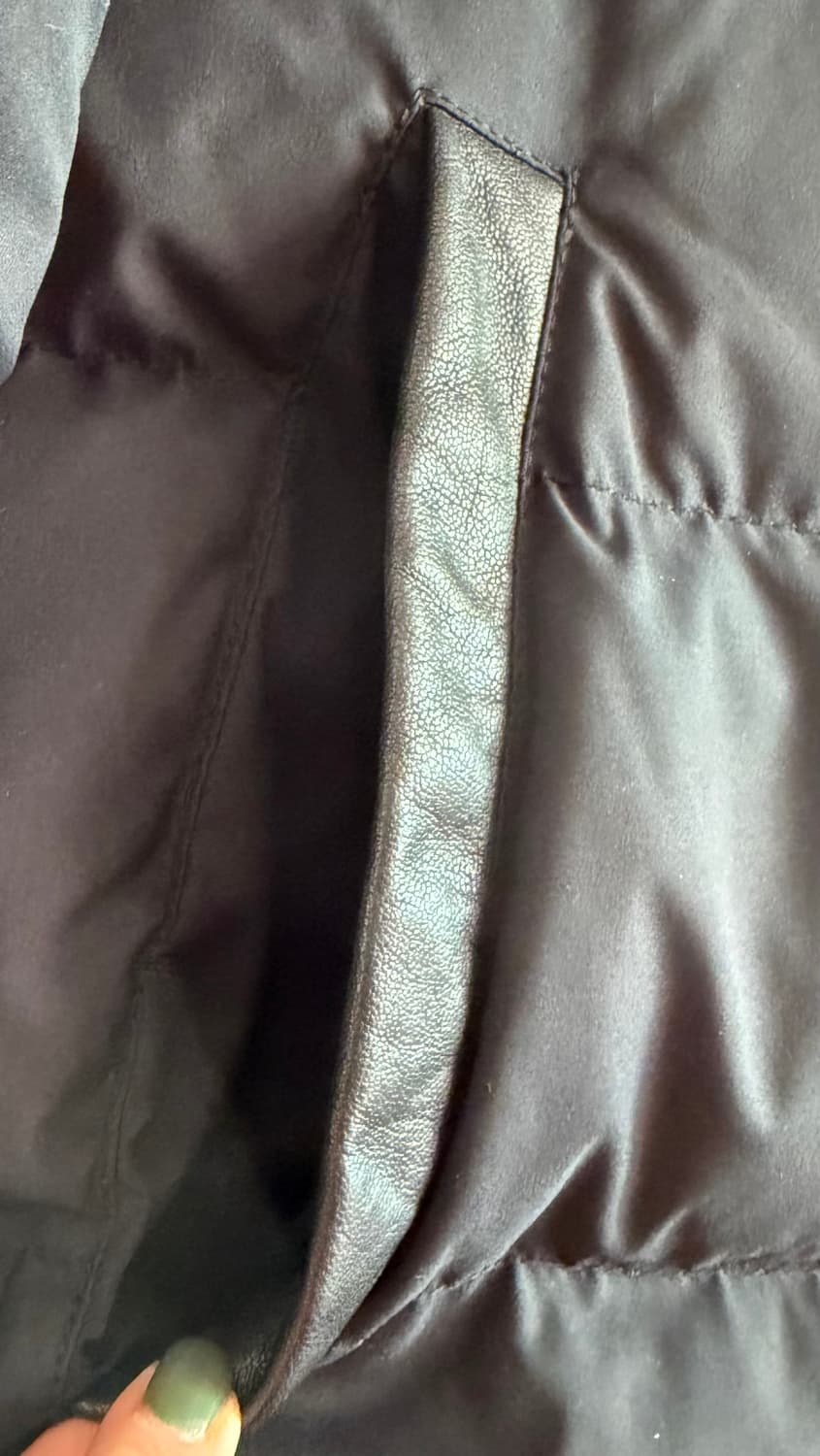 모그 MOGG 블랙 후드 구스다운 패딩 점퍼 라쿤털 탈부착 양가죽 트리밍 상품이미지7