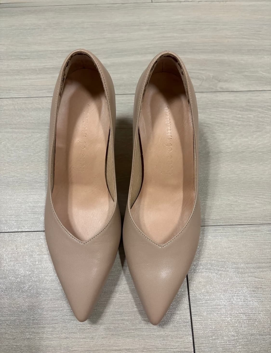 백화점수제화) 베이지 천연 양가죽 펌프스 230사이즈 굽 7cm(새상품) 상품이미지1