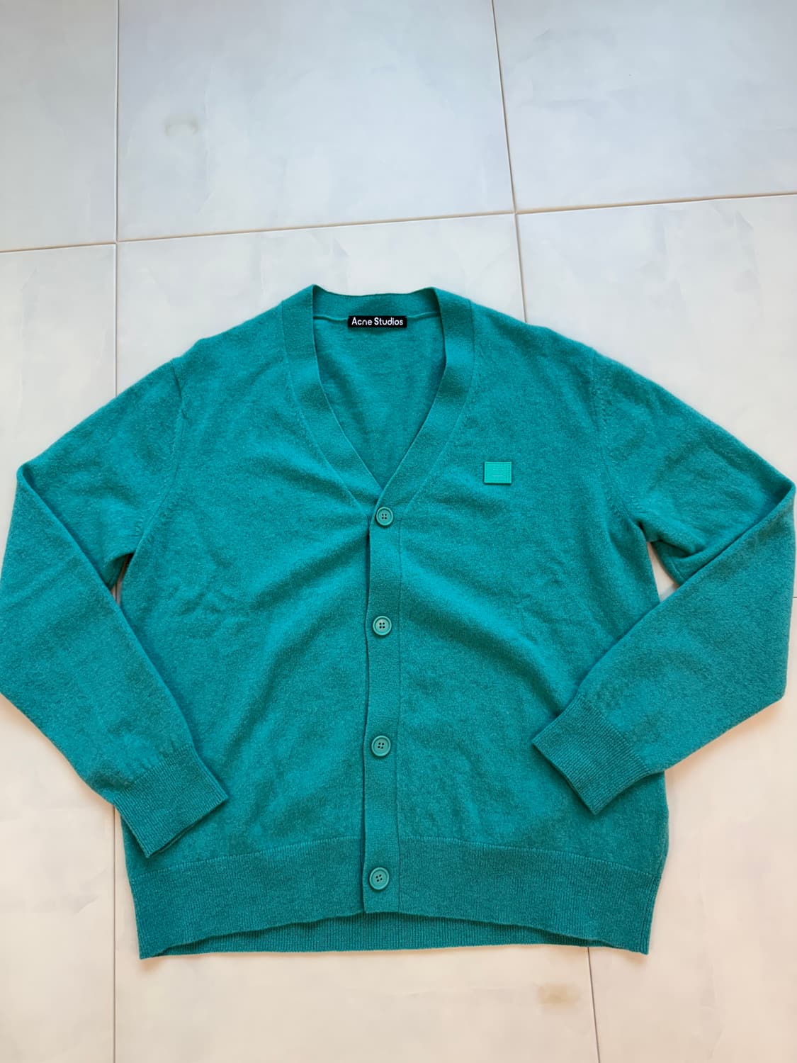 아크네스튜디오 100울 V넥 니트 가디건 L(100-105) 상품이미지2