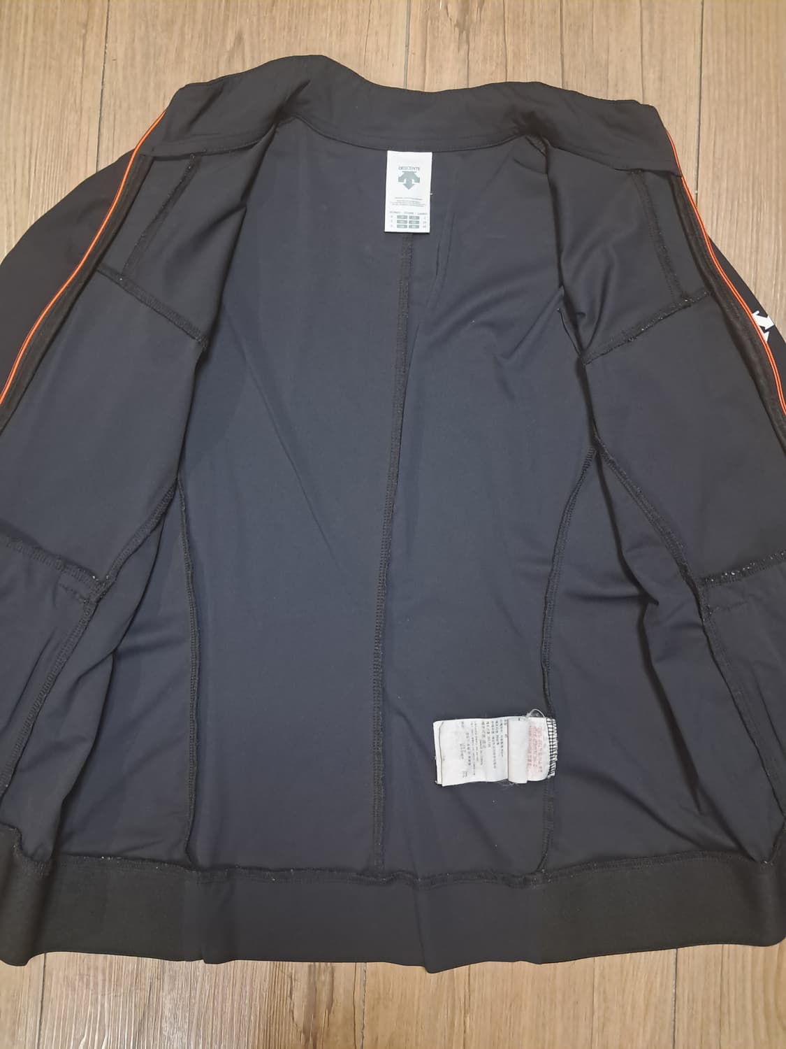 데상트 여성 런닝 자켓 85 상품이미지6