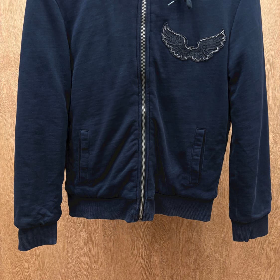 아르마니 익스체인지 후드 집업 날개 자수 시보리 밴딩 디테일 블랙 상품이미지5