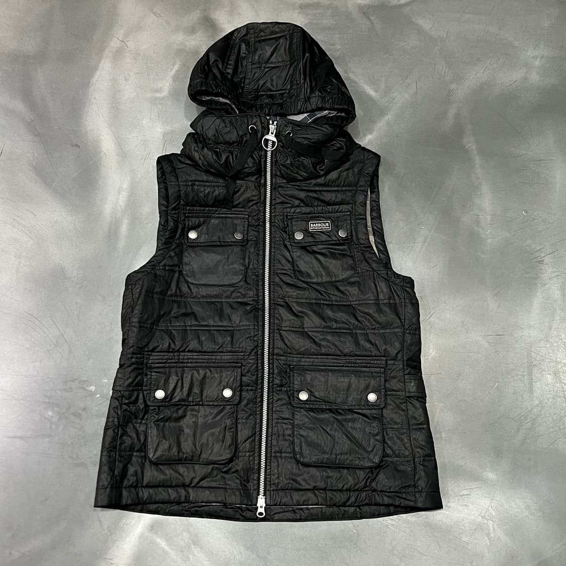  바버 인터네셔널 후드 베스트 y15141 상품이미지1