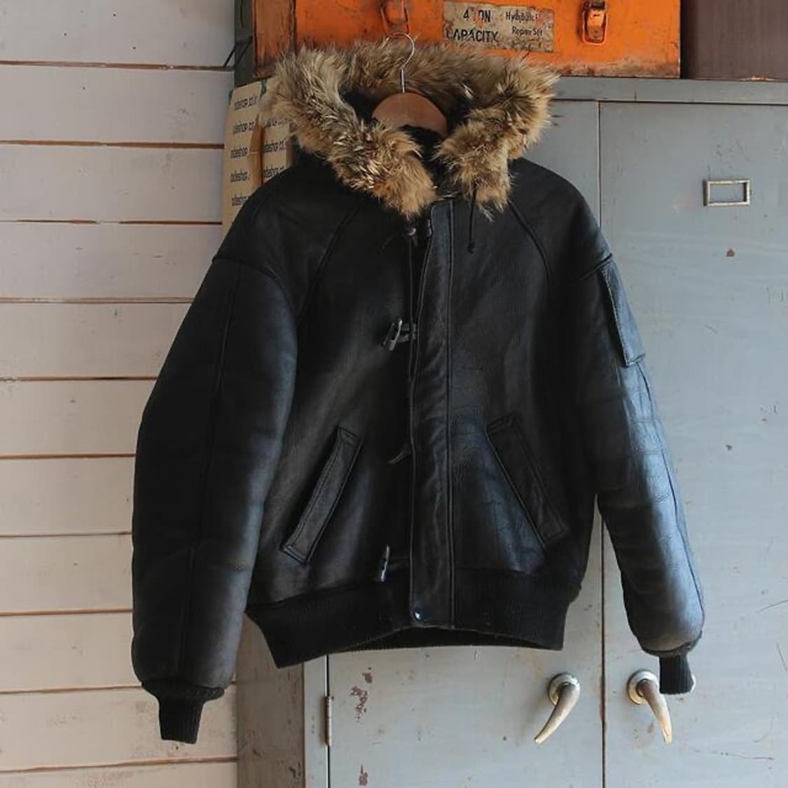 (착용컷) Winny Roaste 후드 레더 점퍼 상품이미지1