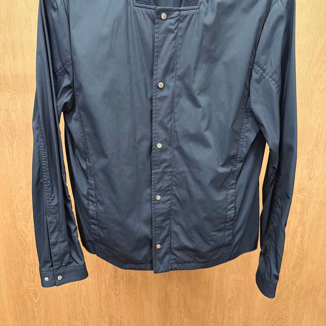 도나카란 뉴욕 나일론 자켓 헨리넥 스퀘어넥 더블 클로징 디테일 블랙 상품이미지5