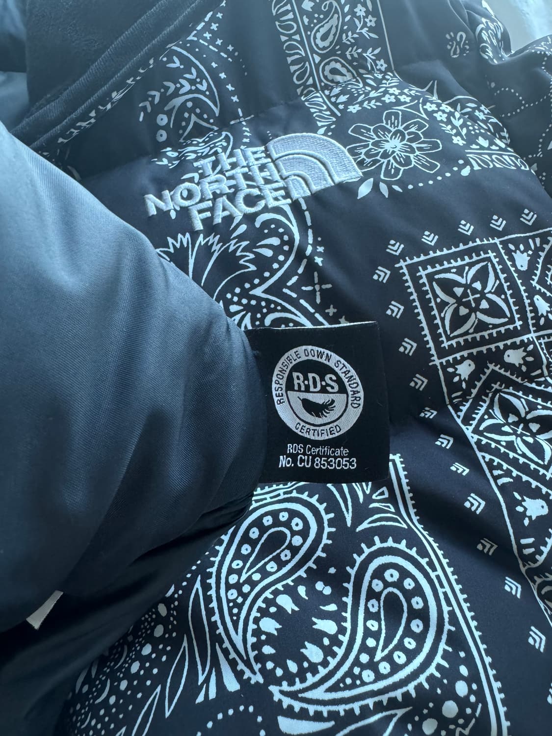 노스페이스 페이즐리 반다나 패딩 상품이미지6