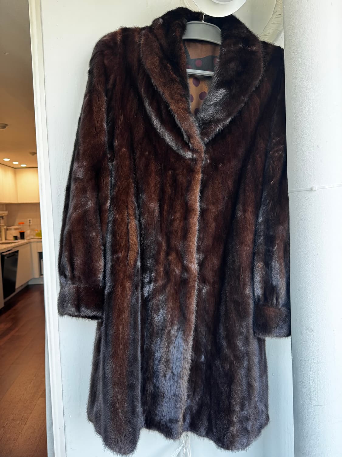 사가밍크 풀스킨 롱 밍크 코트 상품이미지1