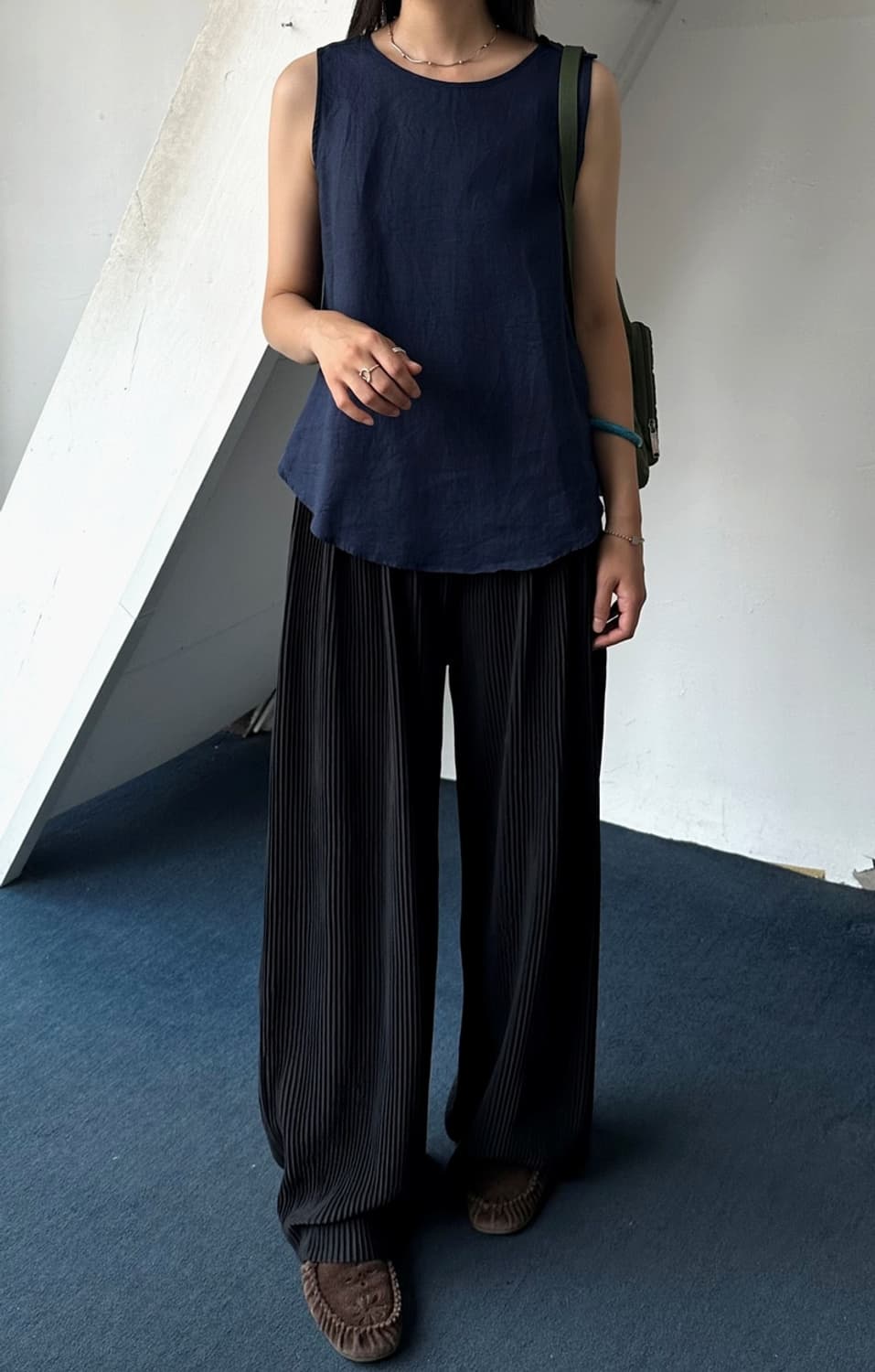 Linen shoulder point sleeveles 상품이미지10