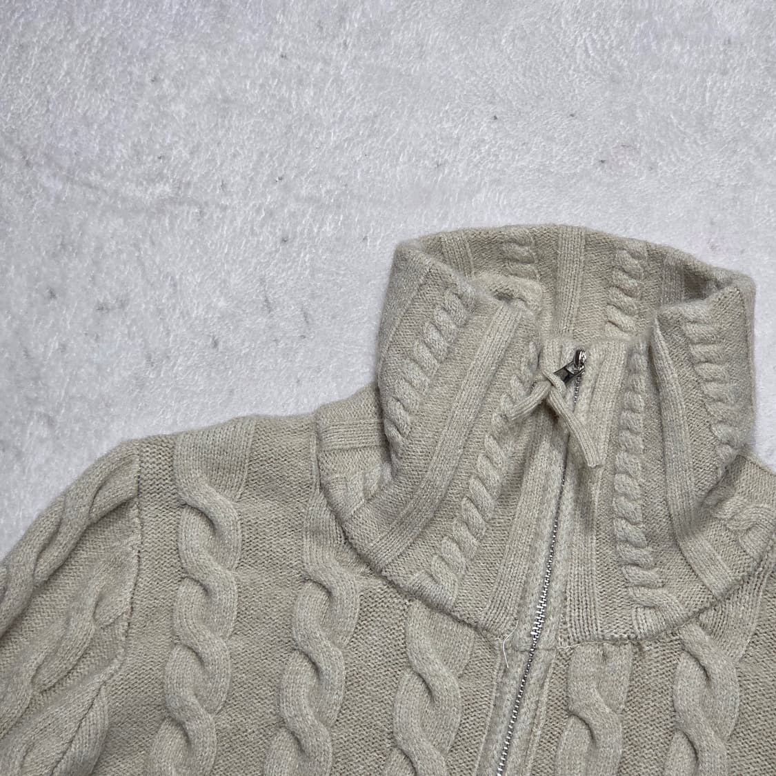 베이지 투웨이 하이넥 꽈배기 니트 집업 상품이미지2