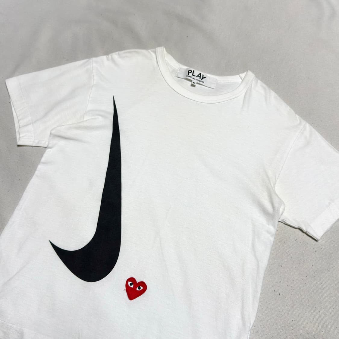 M 꼼데가르송 X 나이키 화이트 반팔 티셔츠 상품이미지1