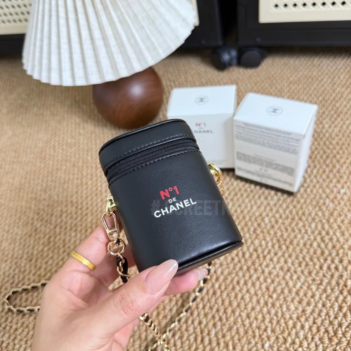 샤넬 뷰티 까멜리아 립파우치 체인백 블랙 상품이미지7