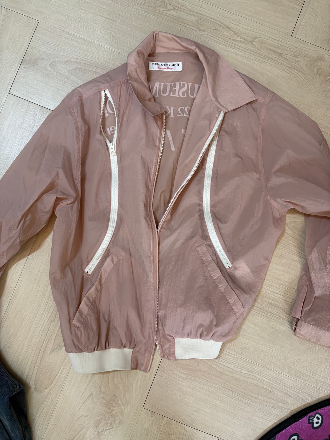 더뮤지엄 비지터 자켓 바람막이 상품이미지1