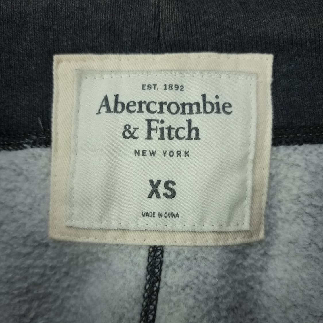 [아베크롬비] Y2K 빅로고 패치 스웻 팬츠 챠콜 M19221 상품이미지7