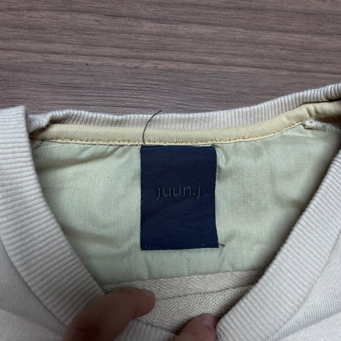 105 준지 20FW 엠브로이더리 맨투맨 상품이미지4