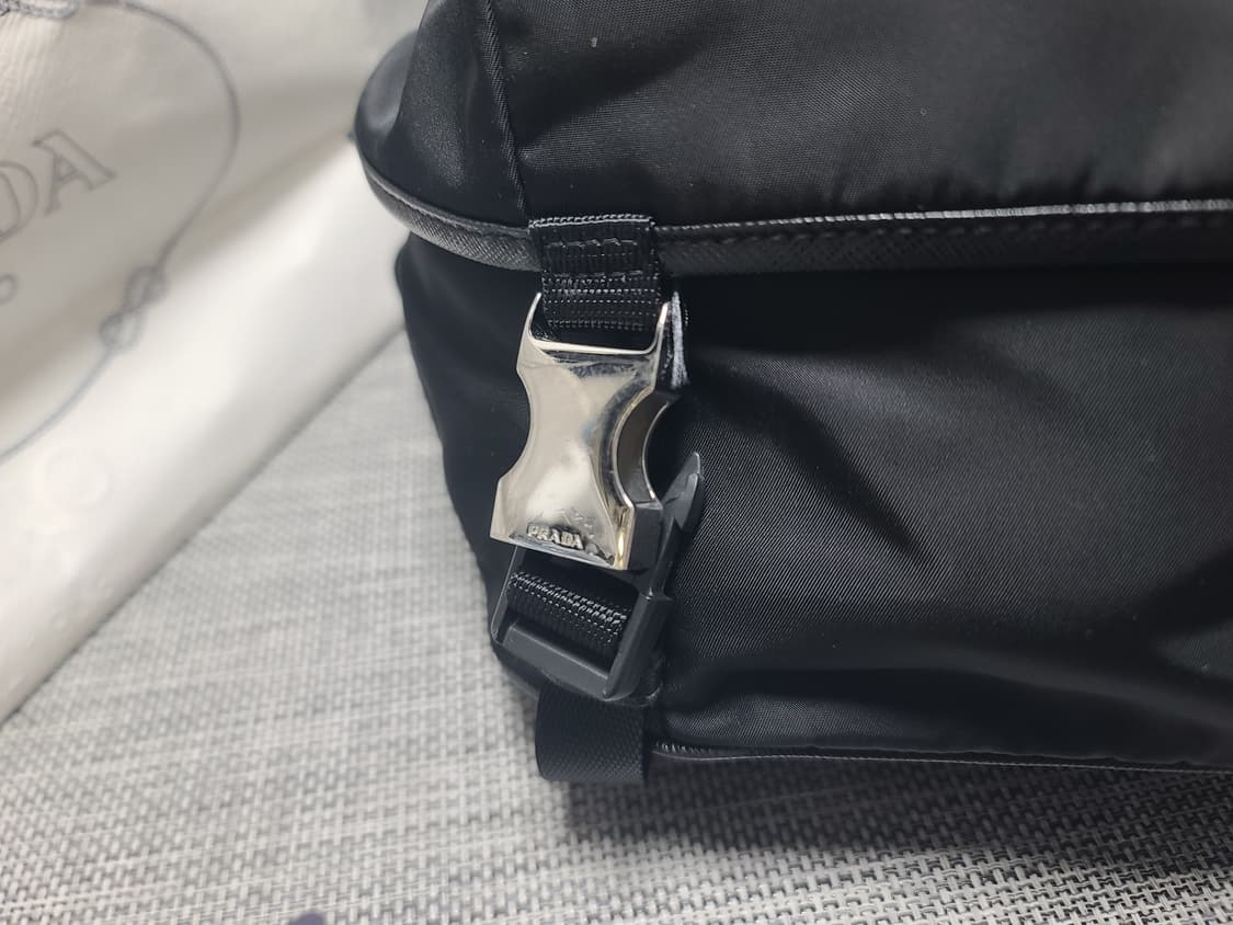 프라다 바이커백 미디움 2vh994 크로스백 숄더백 상품이미지3