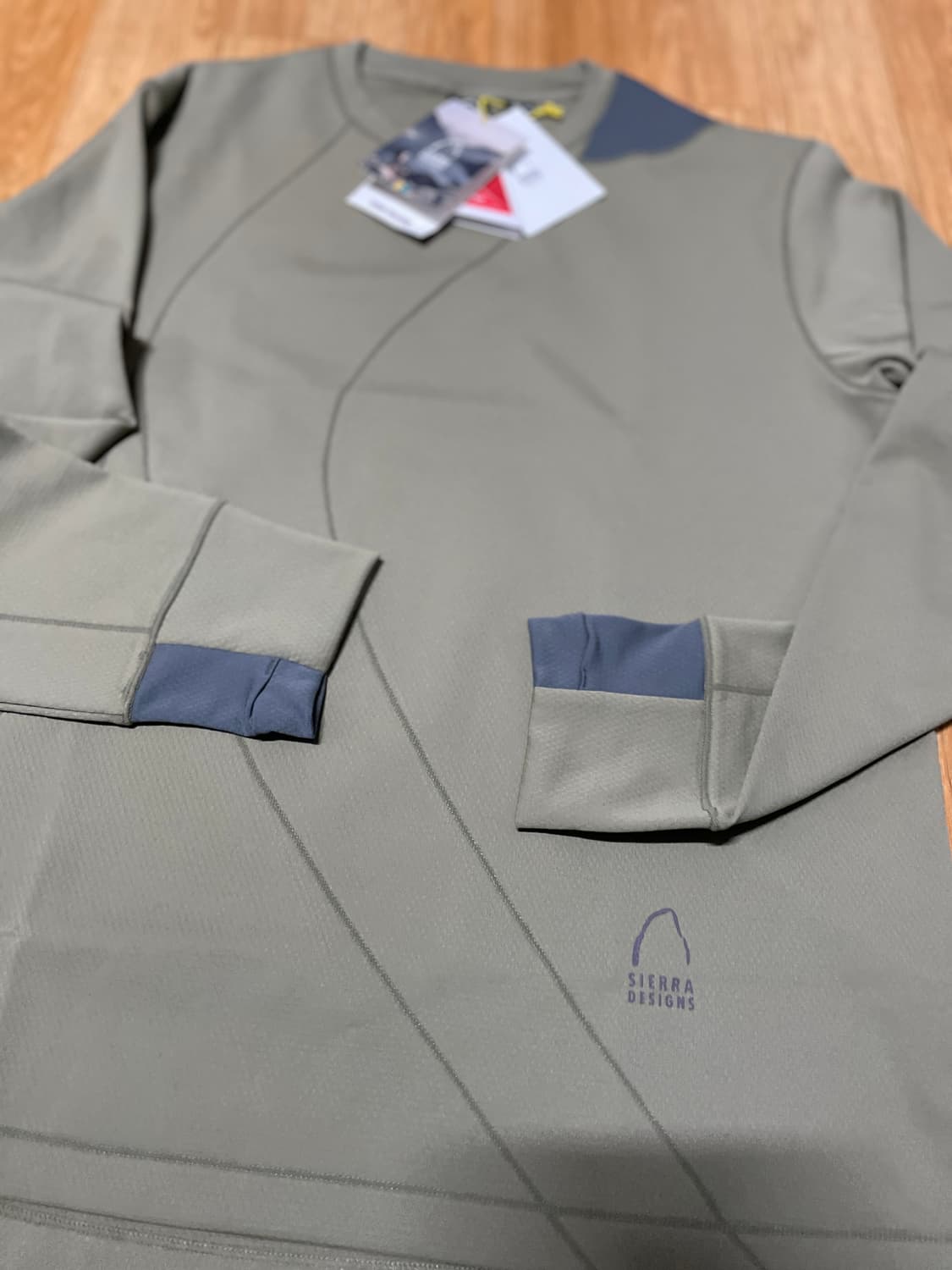 시에라디자인 로사 퀵드라이 긴팔티셔츠 상품이미지1