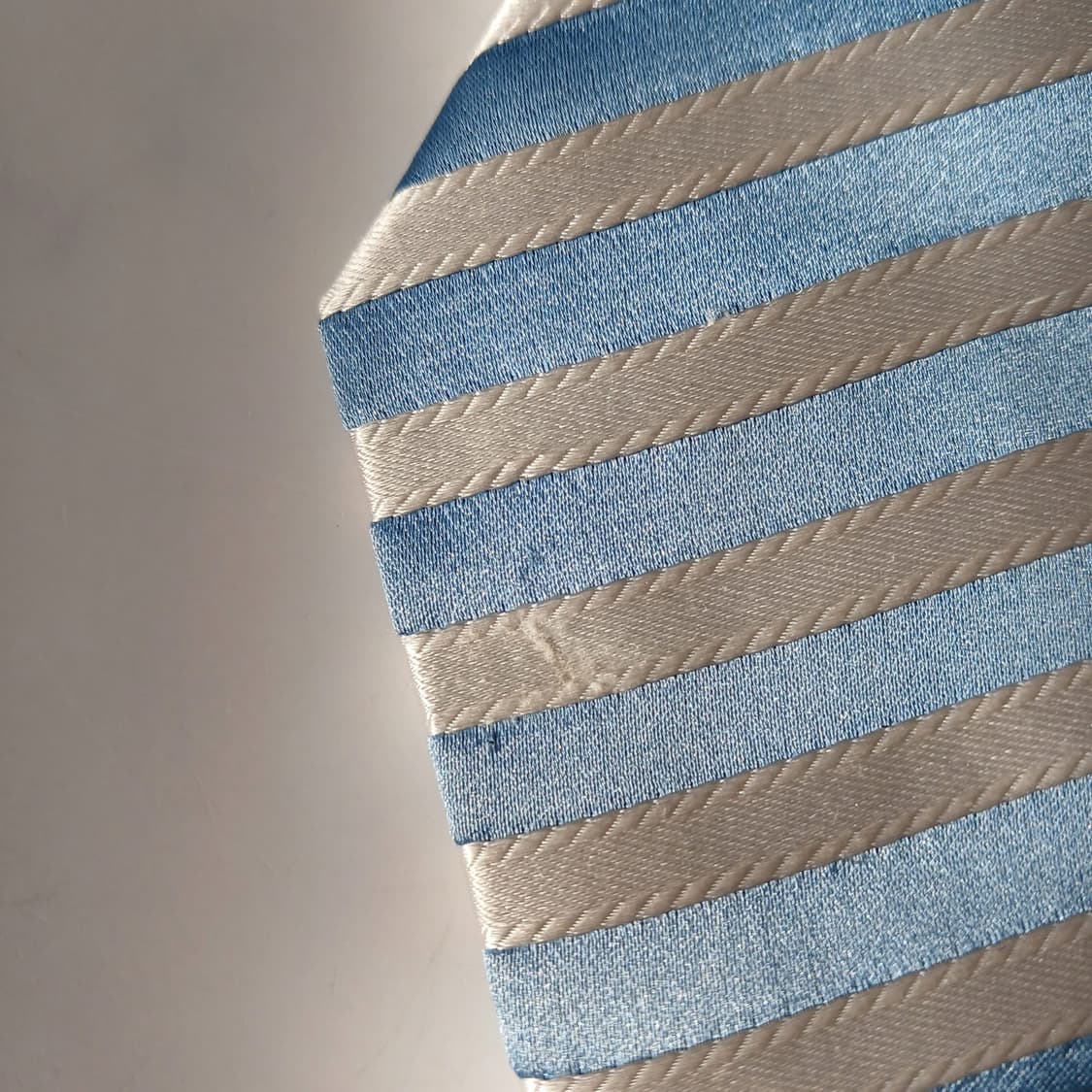 엠씨엠 실크 네이비 스트라이프 넥타이 9cm A등급 A19690
 상품이미지6