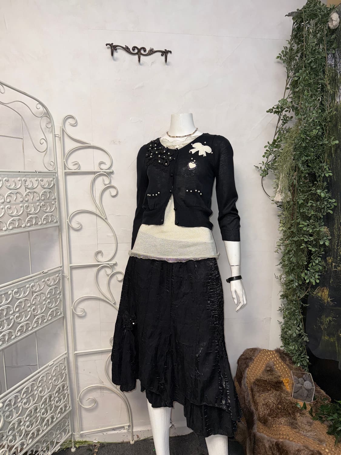 Black ribbon flower pearl half cardigan  상품이미지2