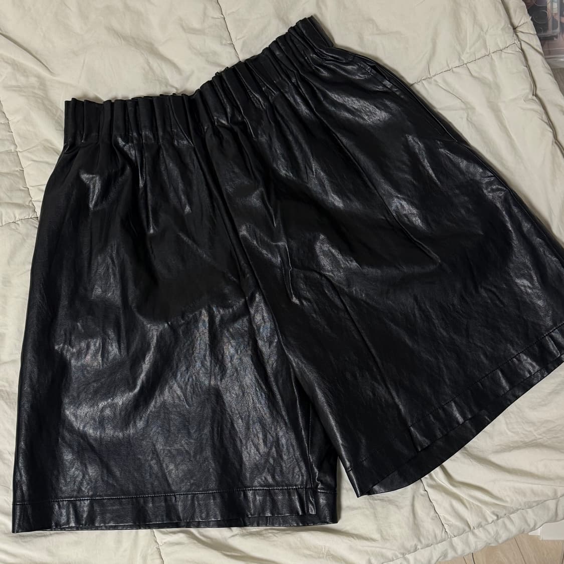 유노이아 레더 쇼츠 상품이미지3