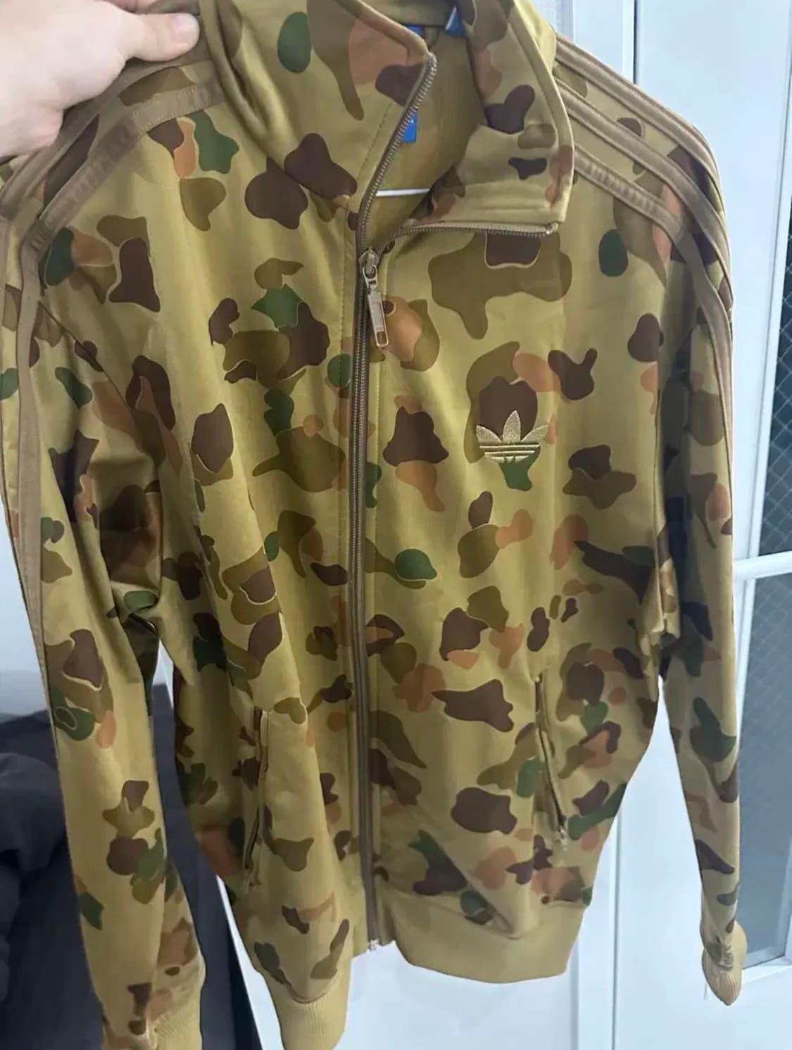 아디다스 카모 트랙탑 상품이미지1