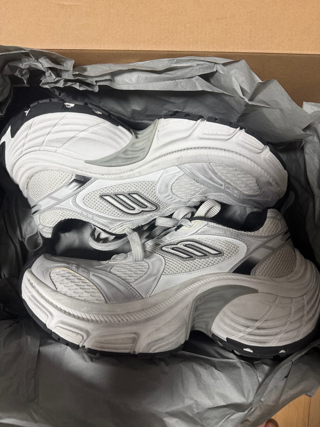 발렌시아가 10XL (42) 상품이미지1