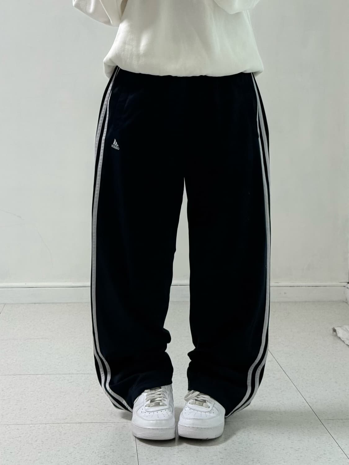 아디다스 네이비 삼선 츄바 상품이미지1