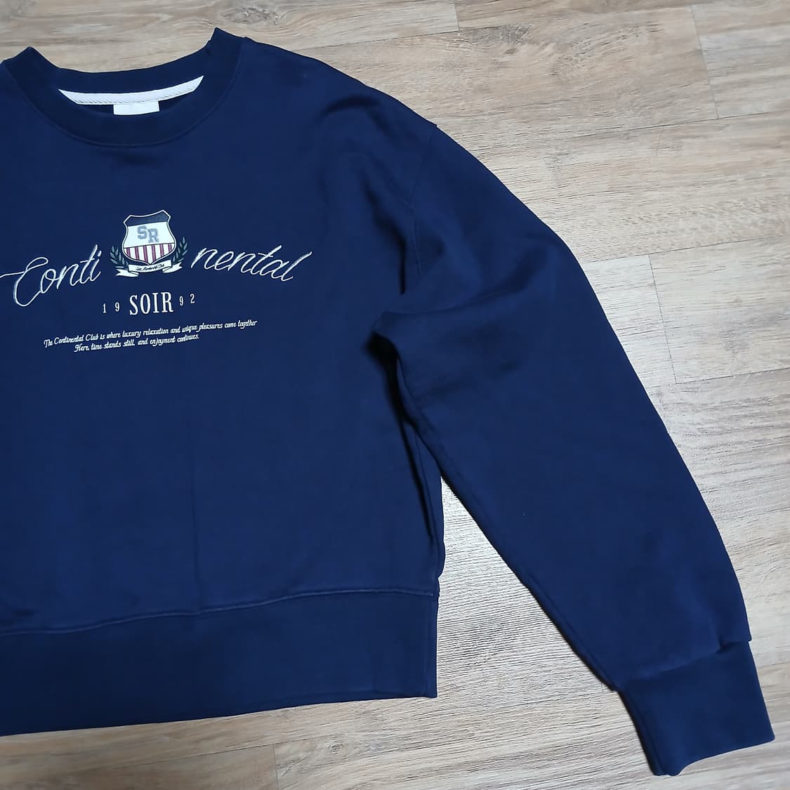 SOIR 쏘이르 크롭 우먼 맨투맨 쭈리 스웻셔츠 상품이미지5