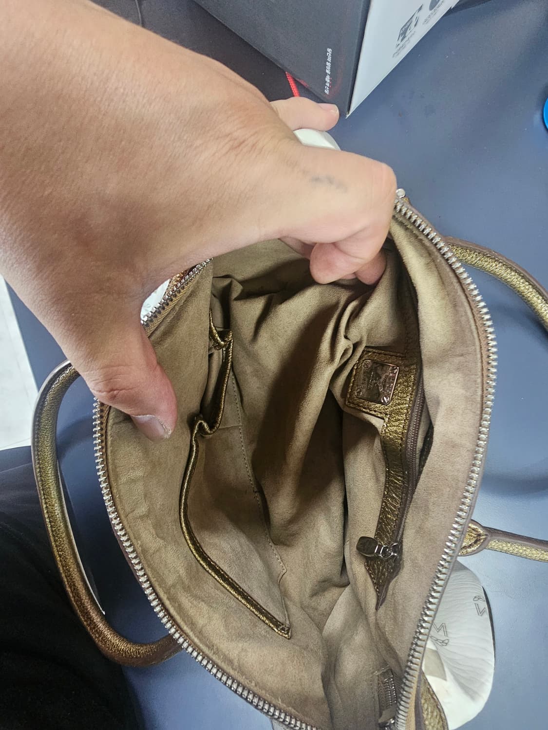 MCM 비세토스 스피디 백 화이트 골드 상품이미지6