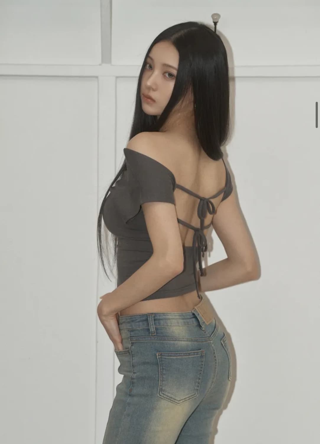 카키포인트 백 스트랩 티셔츠 상품이미지2