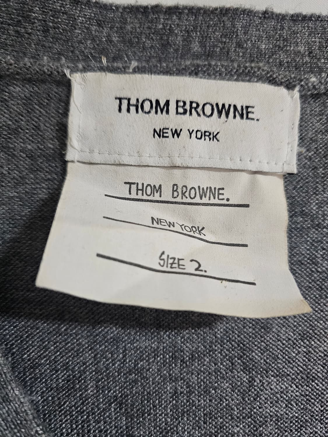 톰브라운 시그니처 아이템인 4바 가디건 상품이미지6