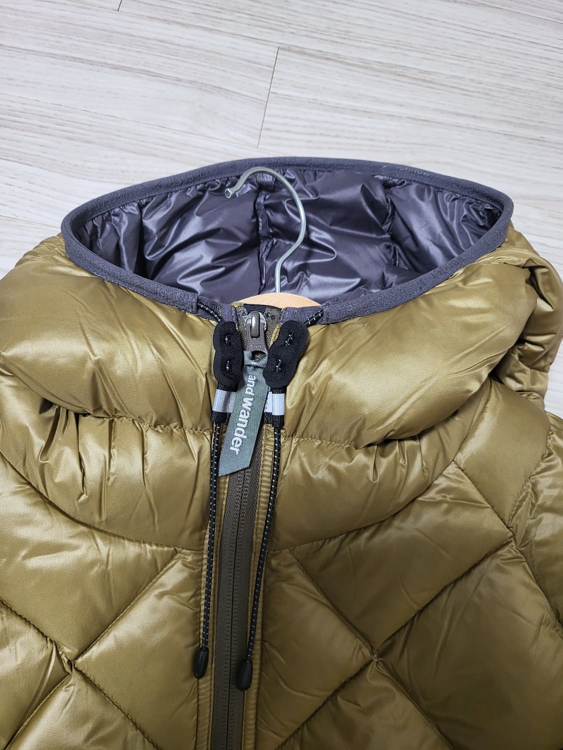 (새상품)and wander 앤드원더 다이아몬드 퀄팅 경량 다운 패딩 상품이미지3