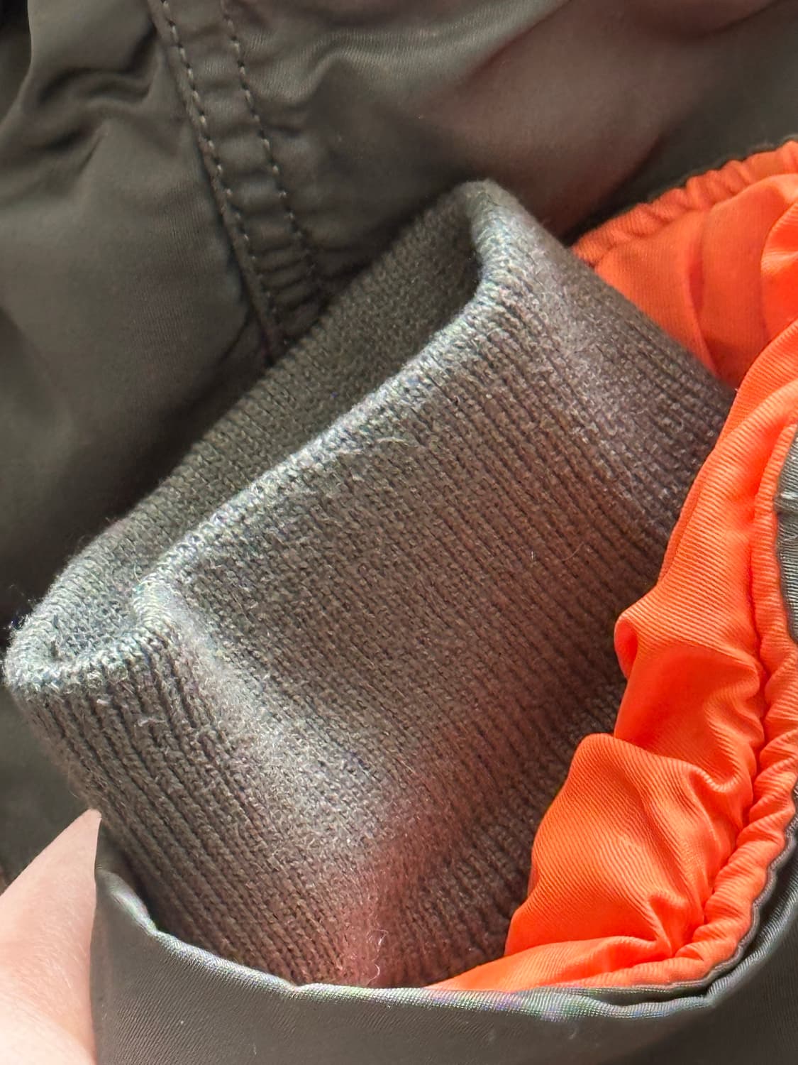 알파인더스트리 XL N3B 올리브 그린 컬러 판매합니다. 상품이미지5