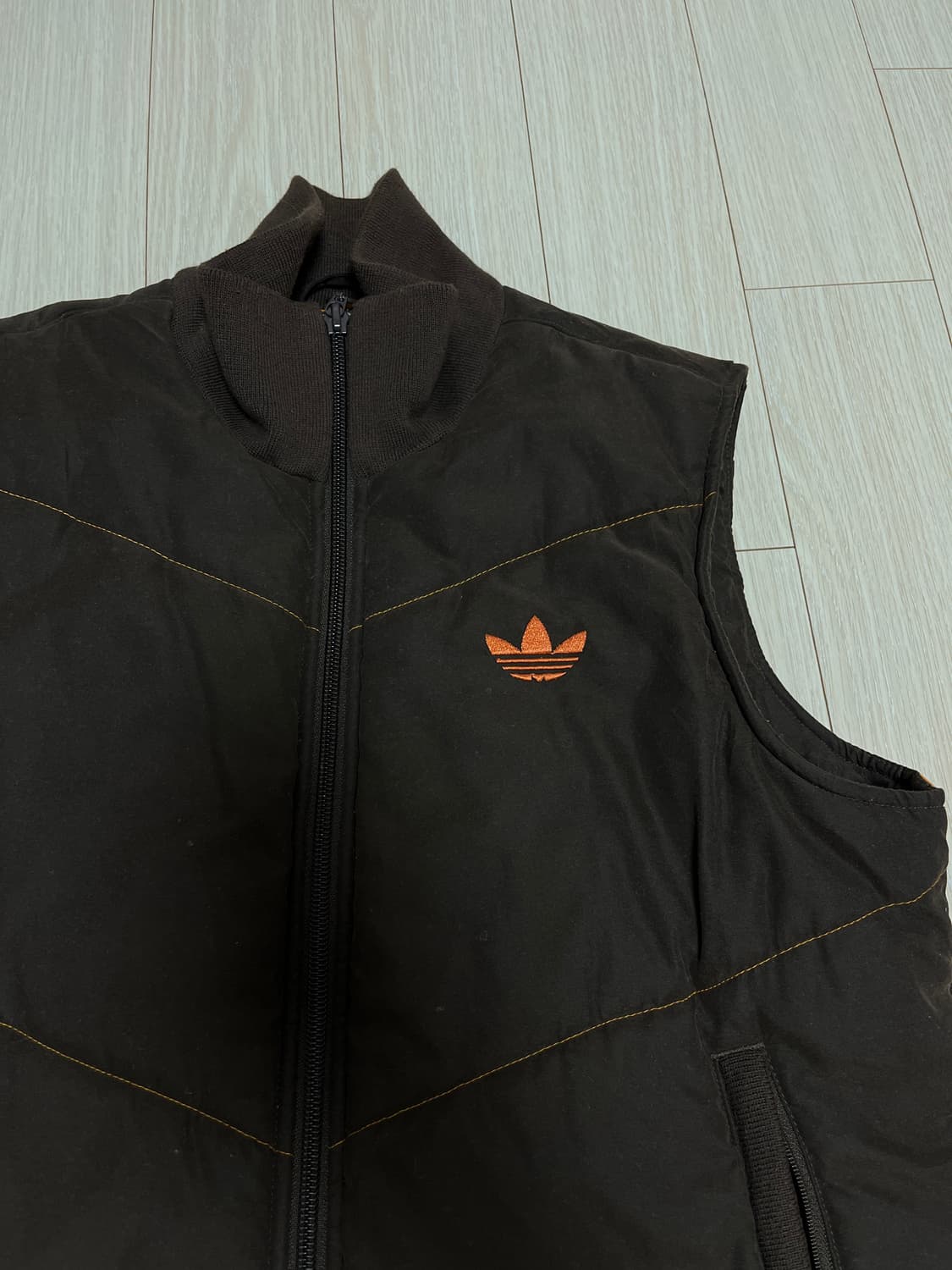 아디다스 브라운 패딩 조끼 L 상품이미지2