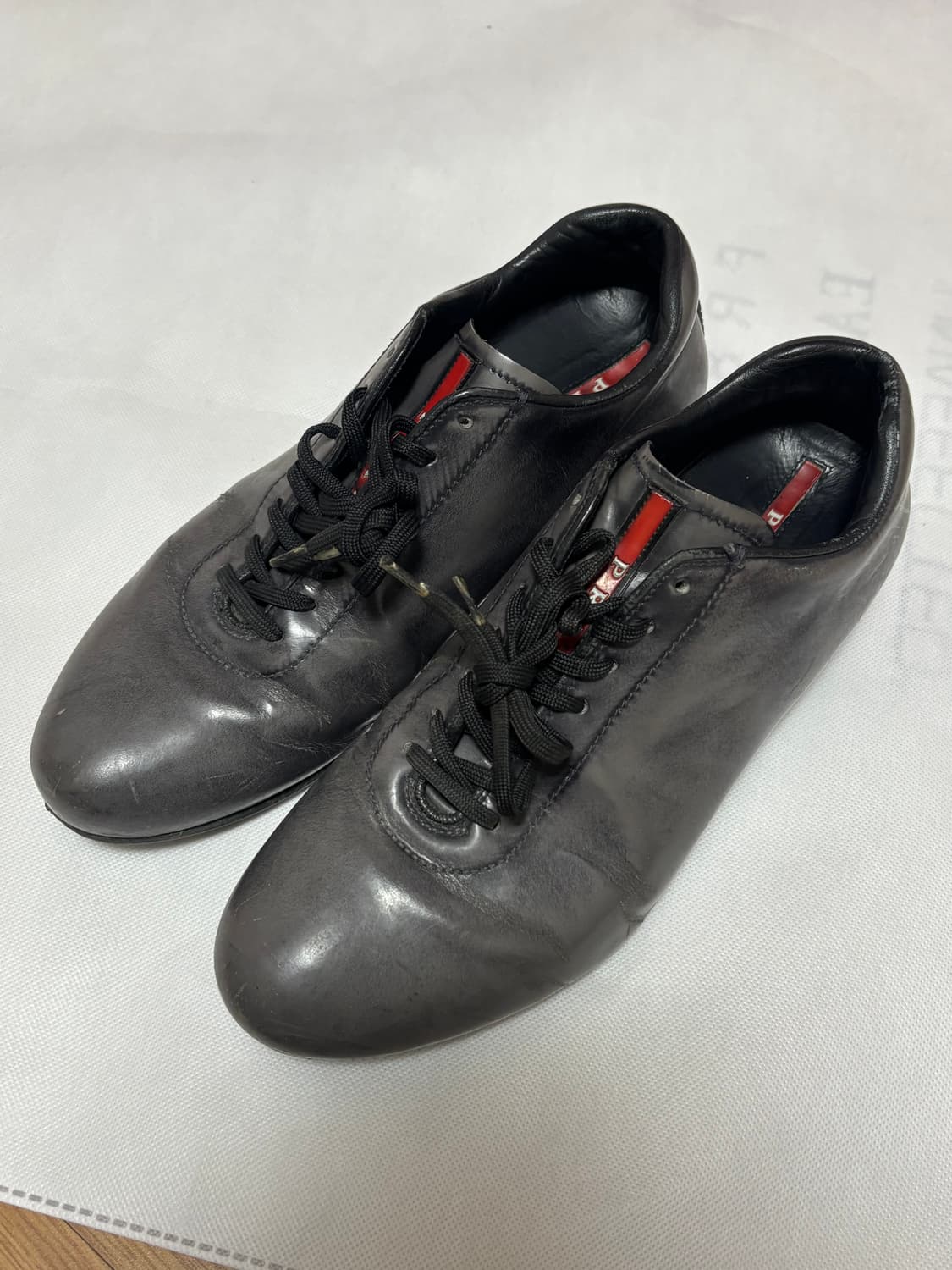 (255) 프라다 가죽 스니커즈 신발 상품이미지1