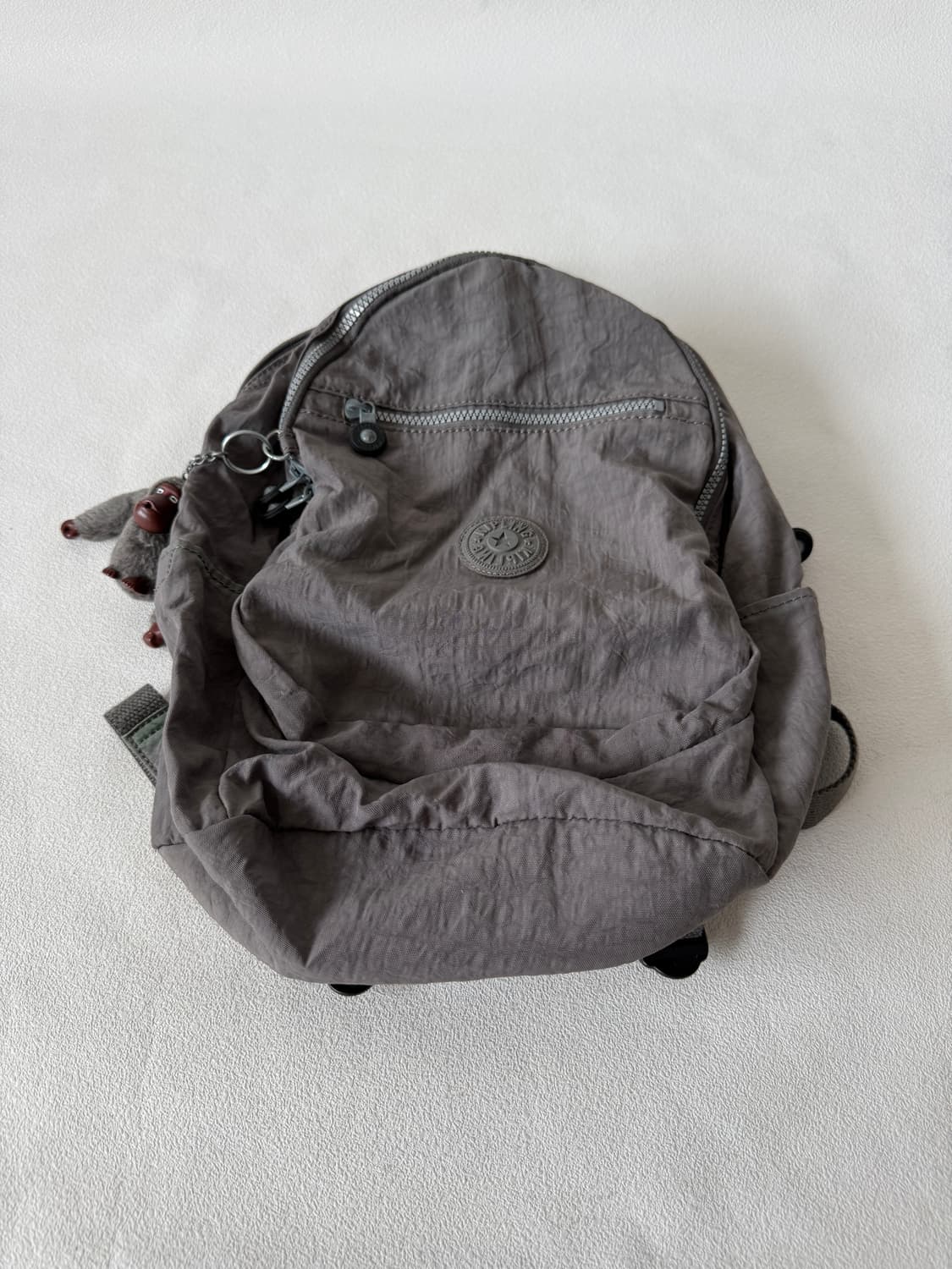 키플링(Kipling) 백팩(뒷면 부분 변색 있음) 상품이미지3