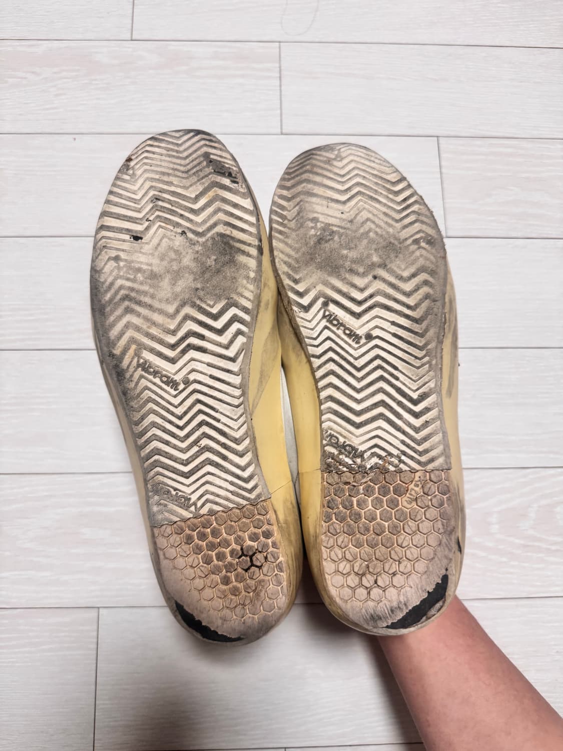 골든구스 슈퍼스타 스니커즈 42(270) 상품이미지3