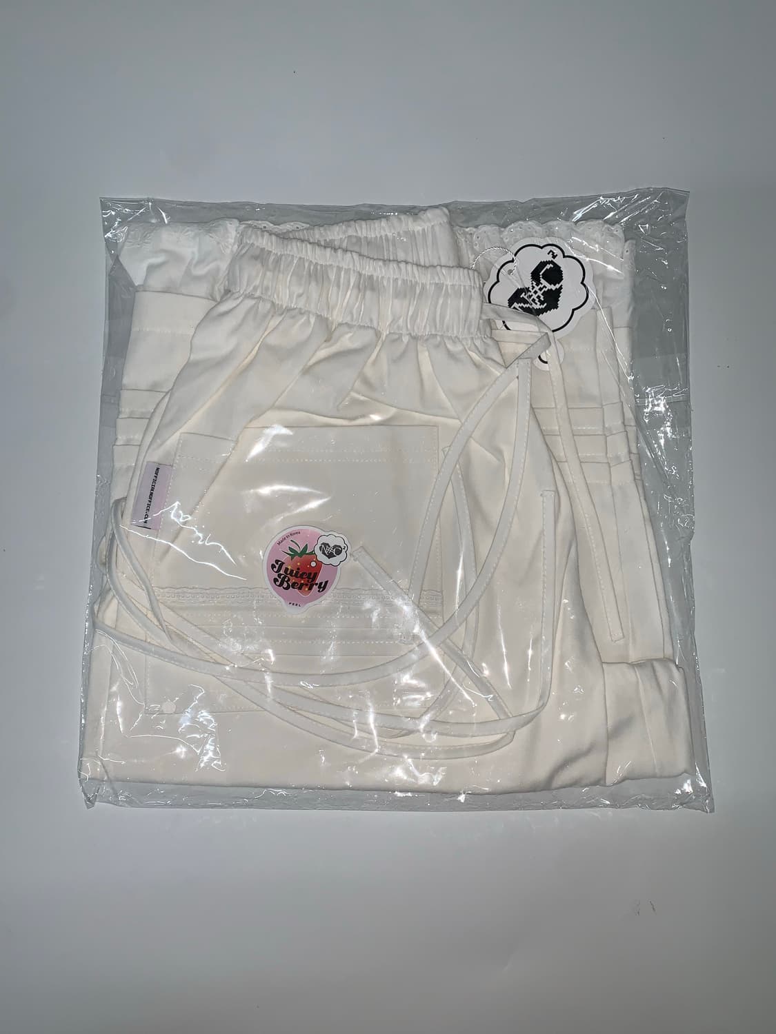 LACE-TRIMMED PLEATED BERMUDA IVORY 상품이미지6