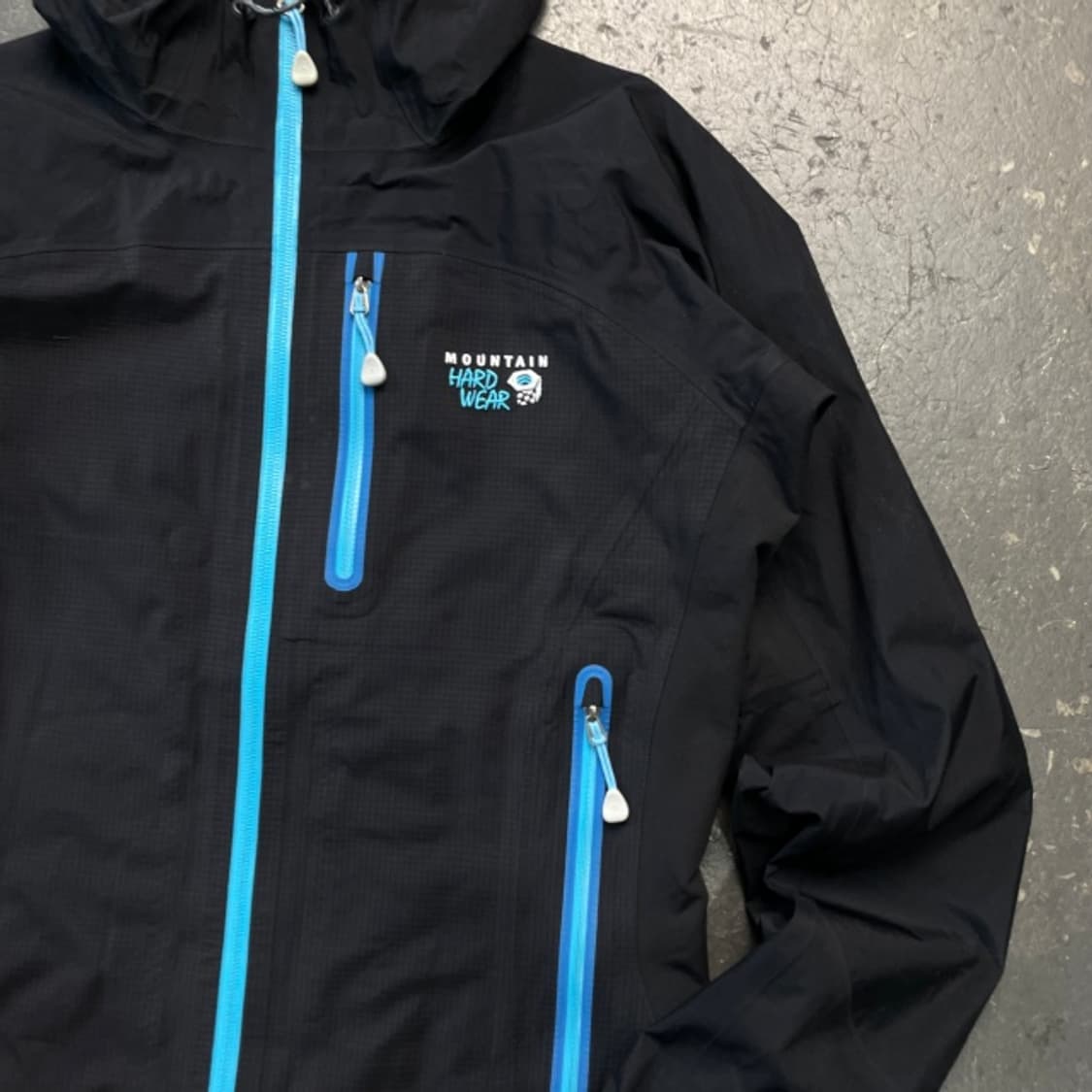 90 마운틴하드웨어 우먼스 바람막이 상품이미지2