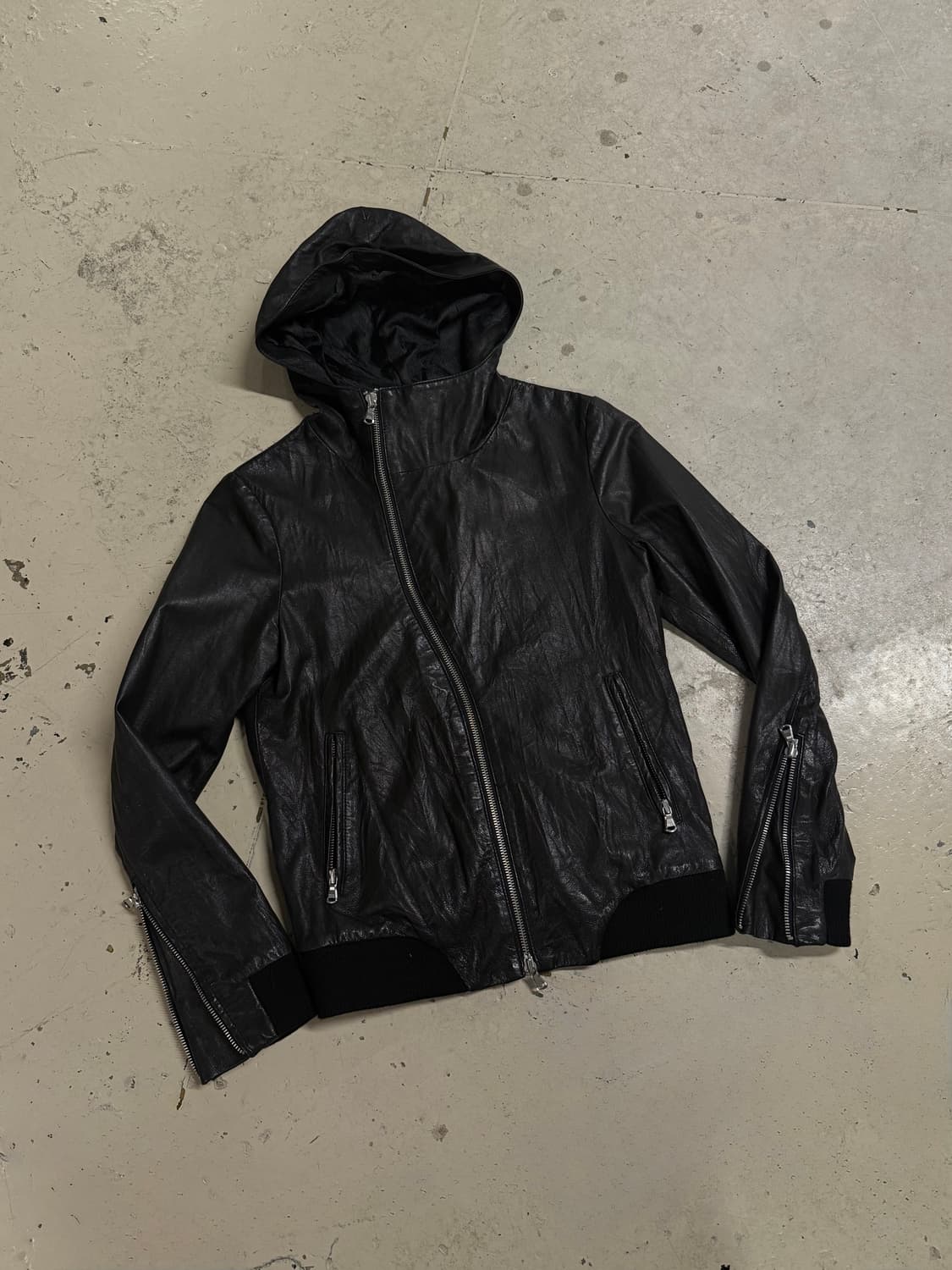 Diagonal zipper detail hood leather jk 상품이미지1