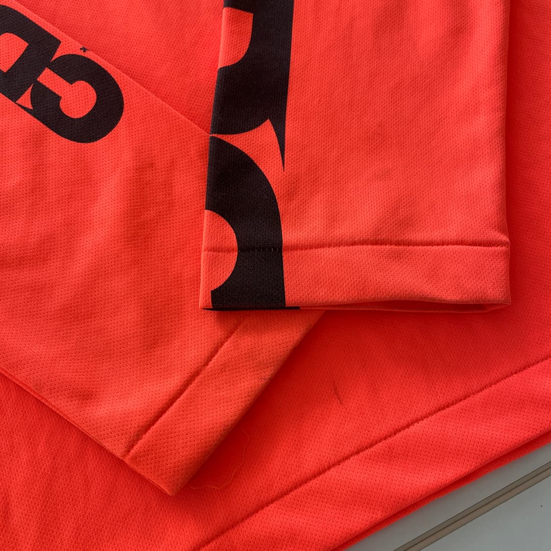 꼼데가르송 네온 오렌지 롱 슬리브 상품이미지4